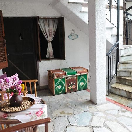 Guesthouse Xenios Zeus Stavroupoli Exteriör bild