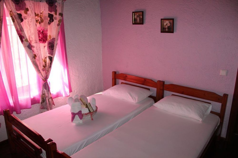 Guesthouse Xenios Zeus Stavroupoli Exteriör bild