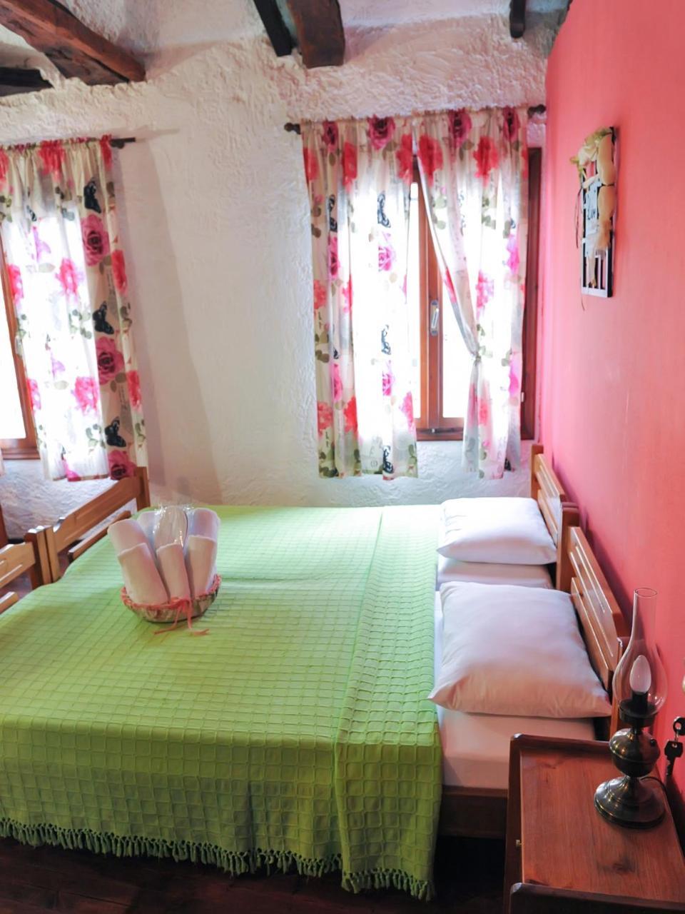 Guesthouse Xenios Zeus Stavroupoli Exteriör bild
