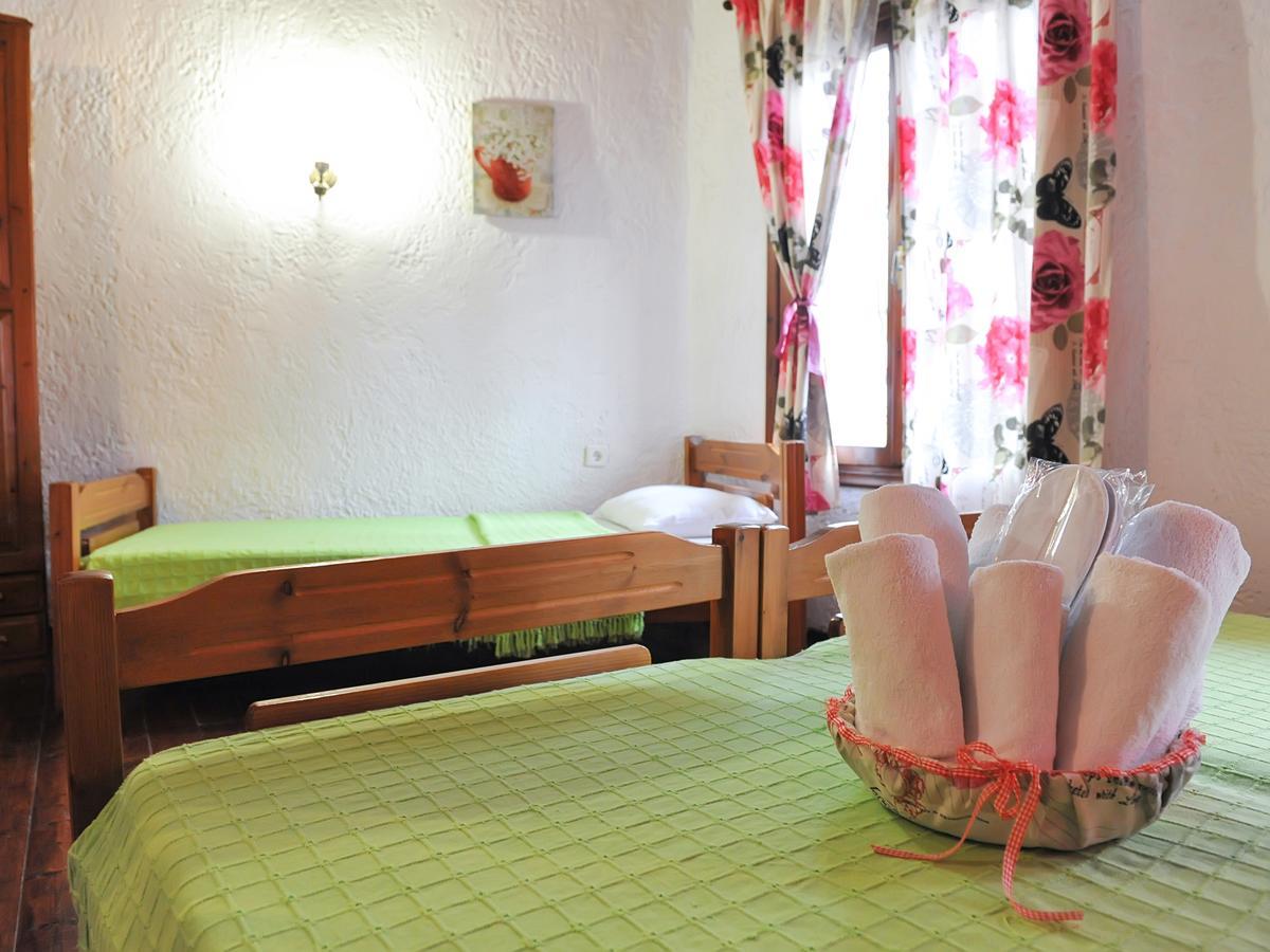 Guesthouse Xenios Zeus Stavroupoli Exteriör bild