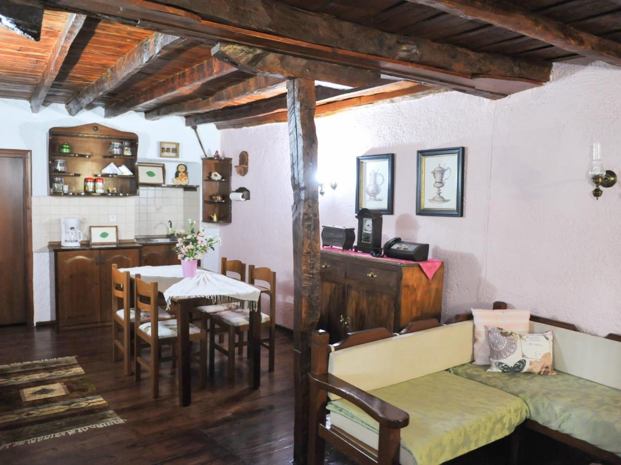 Guesthouse Xenios Zeus Stavroupoli Exteriör bild