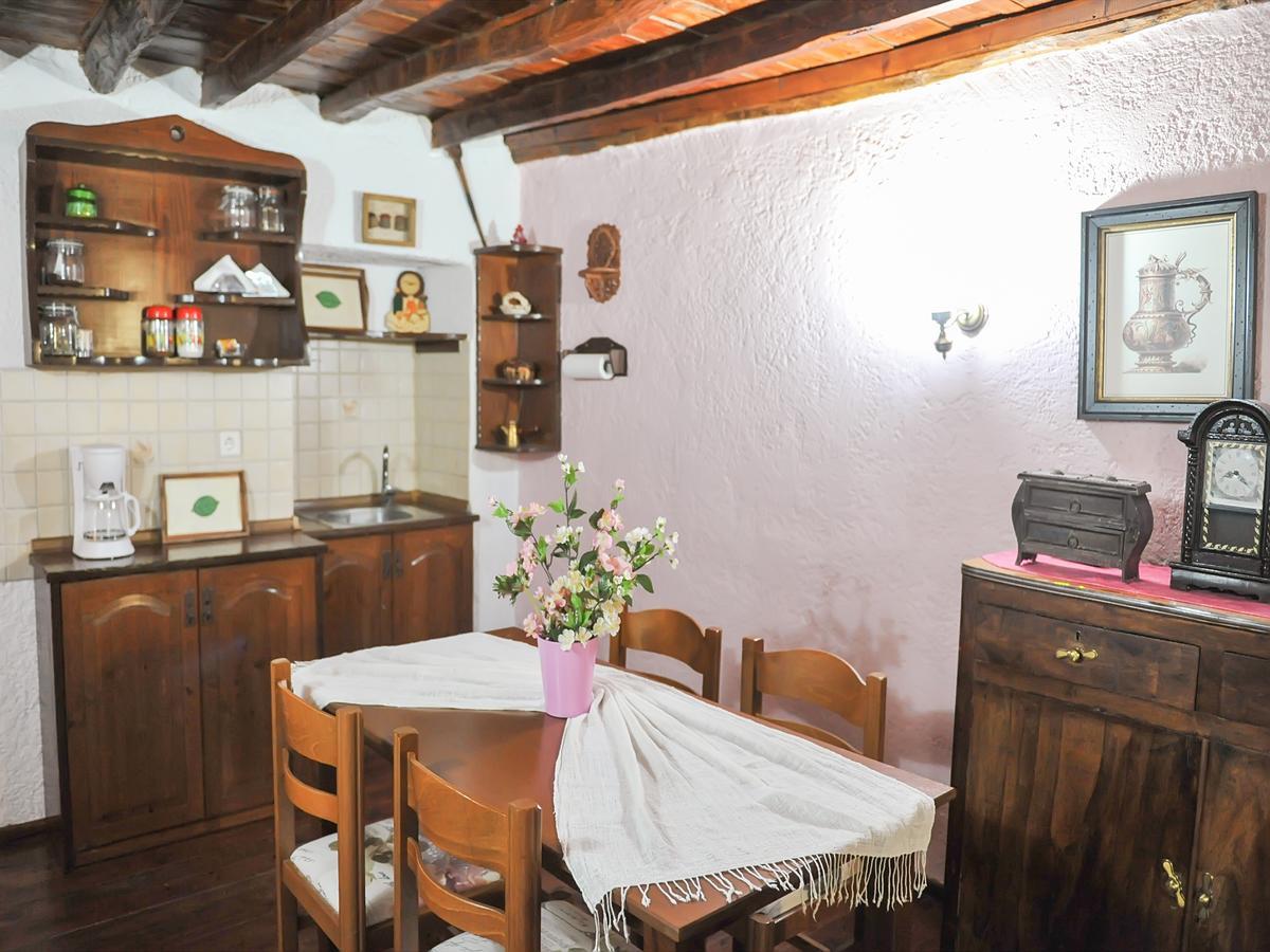 Guesthouse Xenios Zeus Stavroupoli Exteriör bild