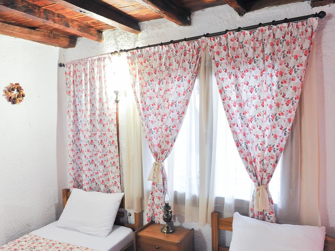 Guesthouse Xenios Zeus Stavroupoli Exteriör bild